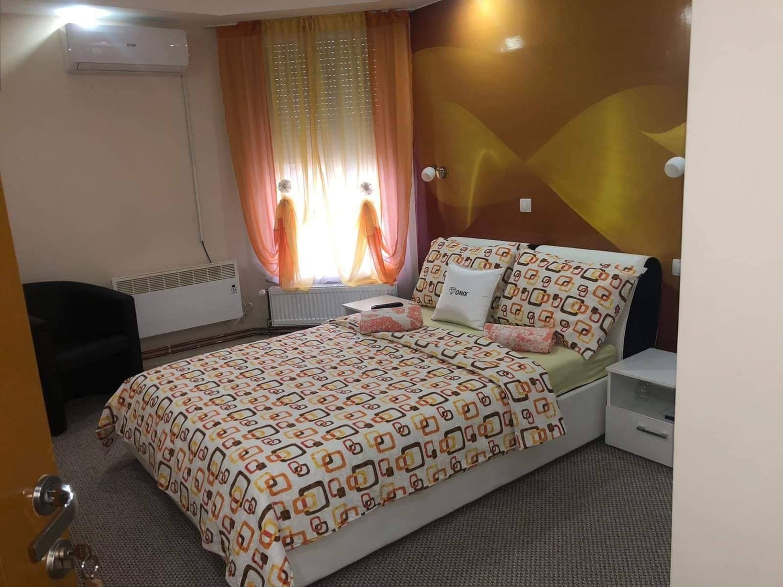 Room image description